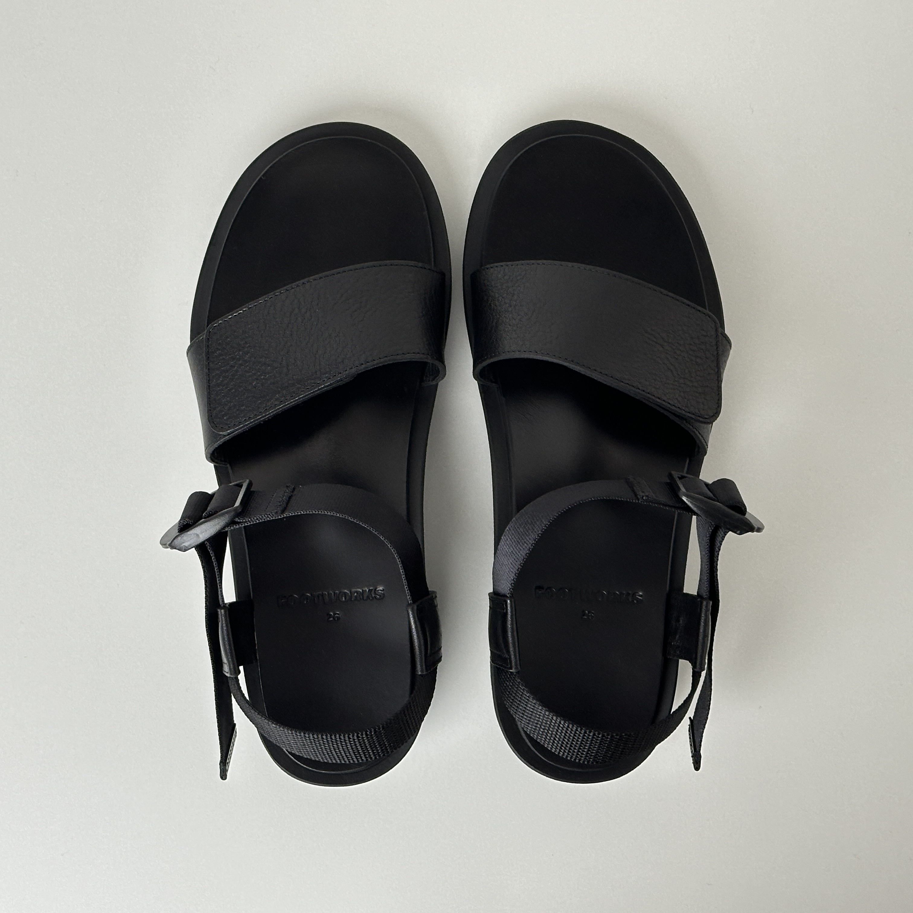 ORIGINAL SANDALS WITH VELCRO STRAPS IN GRAIN LEATHER – kettle